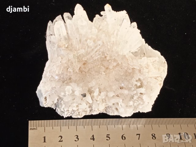 №68, Кварц, Кварцова друза, Кристали Минерали Родопи,, снимка 2 - Антикварни и старинни предмети - 43341613