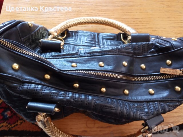 Продавам дамска чанта Версаче,черна,неупотребявана!, снимка 3 - Чанти - 40881946