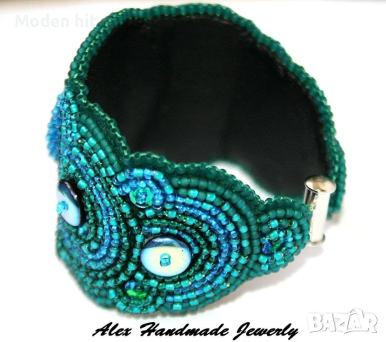 Ръчно изработен комплект с риволи кристали - гривна и обеци, снимка 4 - Бижутерийни комплекти - 50803499