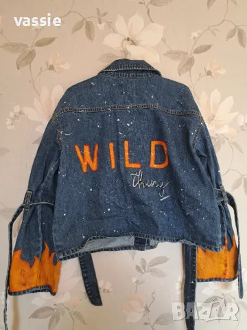 Ръчно рисувано дамско дънково яке, снимка 2 - Якета - 49786066