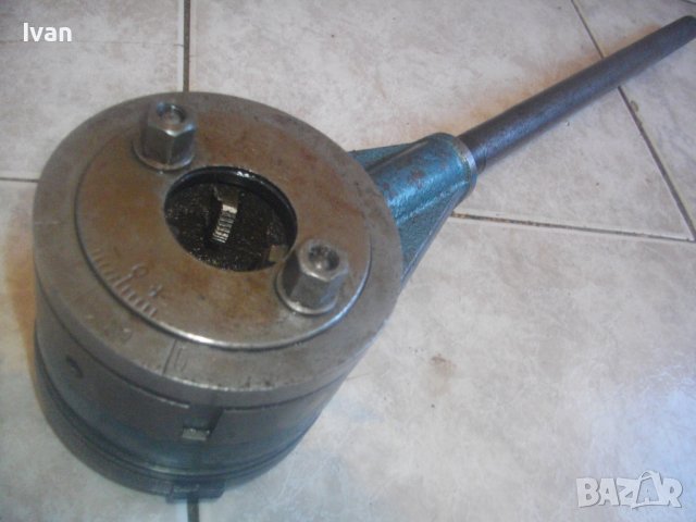 Унгарска Плашка/Пафта/Винтонарезка/Винторезка За Резби Тръби До 1 Цол-Почти Нова-С Ножове 3/4-1 Цол