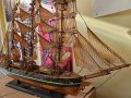 дървен макет на кораб титаник -цена 220 лв размер 80 на 65см височина, снимка 1 - Антикварни и старинни предмети - 43745899