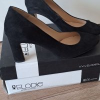 Нови елегантни черни обувки , снимка 1 - Дамски обувки на ток - 40815504
