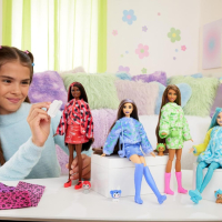 Кукла Barbie Color Cutie Reveal - Куче облечено като Жабка - 10 изненади, снимка 6 - Кукли - 44860920