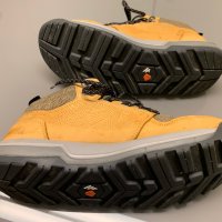 Обувки за младежи Under Armour, Nike, Tarmak и др., н-р 41, снимка 9 - Маратонки - 35101171