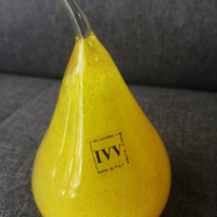 Декоративна стъклена круша марка IVV - Жълтa, снимка 1 - Статуетки - 44876963