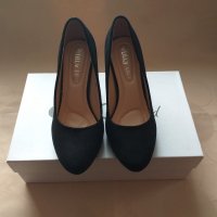 Дамски обувки на ток - НОВИ, снимка 1 - Дамски обувки на ток - 43286163