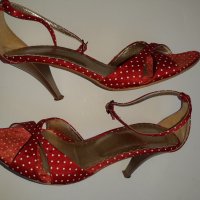 Сандали Lorena - ток, ефектни, червени на точки , снимка 1 - Дамски обувки на ток - 26976614