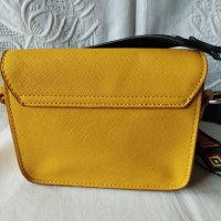 ZARA малка дамска чанта през рамо, снимка 2 - Чанти - 38822154