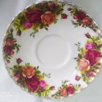 Роял Албърт, чинийки 14 см , Royal Albert, снимка 1 - Сервизи - 32743328