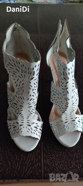  Дамски бели сандали на висок ток , снимка 1