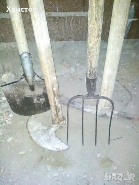 Продавам кирки,лопати , снимка 1