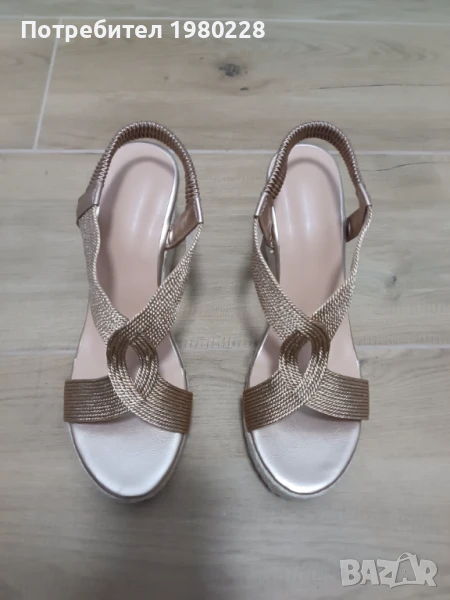 Дамски нови златисти сандали, номер 41, снимка 1