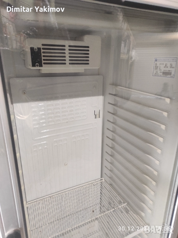 Продавам вертикална хладилна витрина , снимка 1
