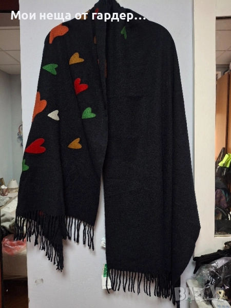Страхотен широк Шал Benetton с сърца.Нов да подарък!, снимка 1