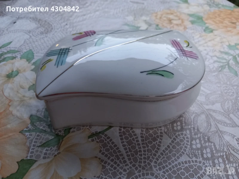 Порцеланова кутия , снимка 1