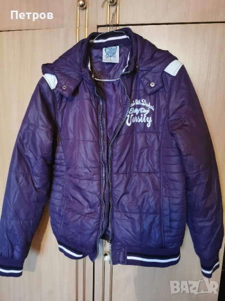 Дамско яке олекотено виолетово -лилаво с бял надпис.Размер М.60 лева.Може коментар на цената., снимка 1