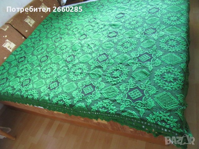 СТАРИННО ВЪЛНЕНО ПОКРИВАЛО ЗА ЛЕГЛО, снимка 1