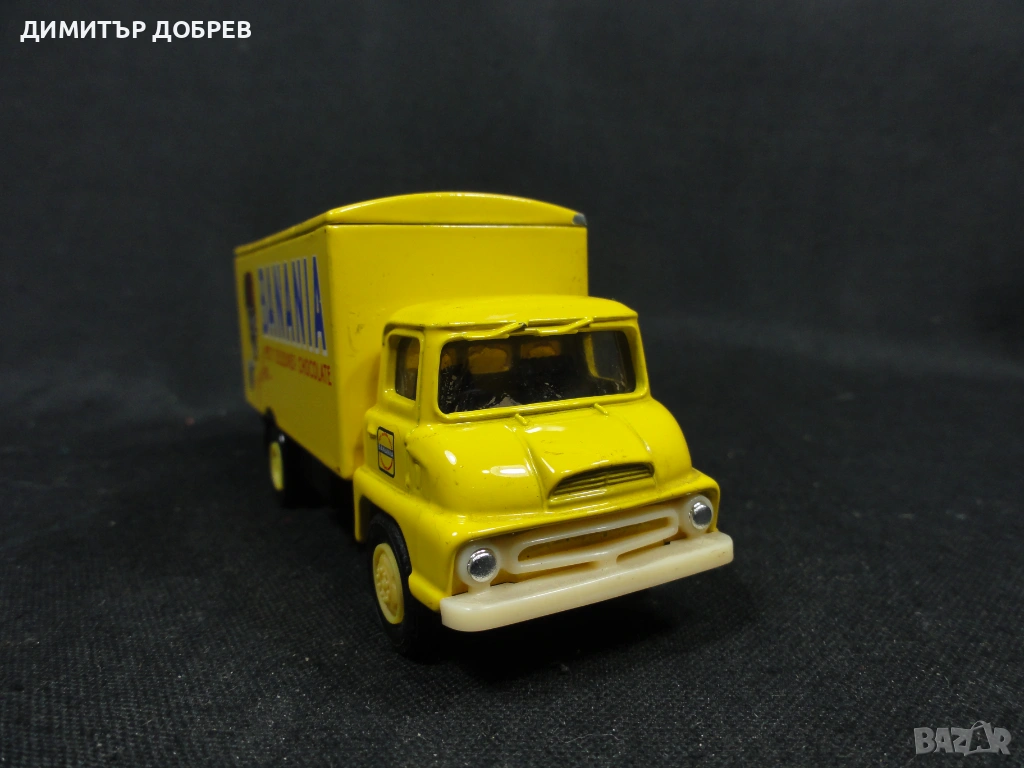 СТАРА РЕТРО МЕТАЛНА КОЛИЧКА КАМИОН THAMES TRADER CORGI, снимка 1