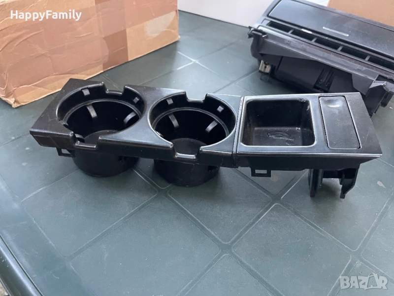Поставка за чаши c монетник cup holder БМВ е46 BMW e46, снимка 1