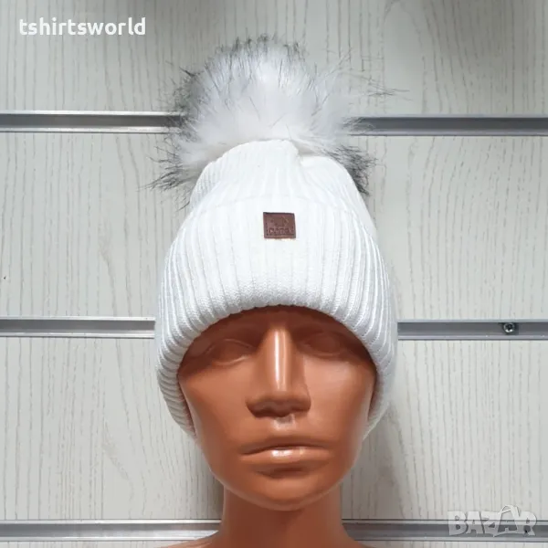 Нова зимна топла дамска шапка Silver Star в бял цвят с пух/помпон, снимка 1