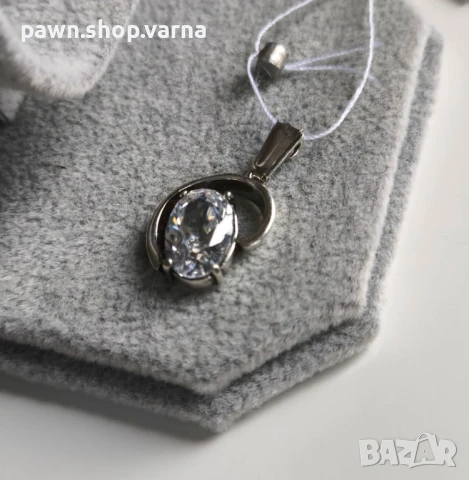 Нова сребърна висулка с камък – 925 проба