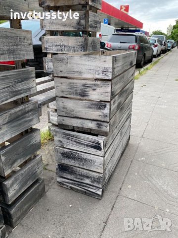 Дървени сухи барове и дървени кашпи