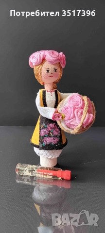 Дървена кукла с национална носия - Розоберачка, снимка 6 - Статуетки - 51431683