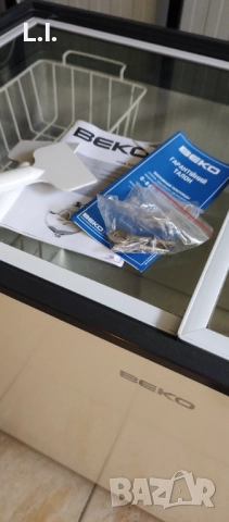 Търговски фризер Beko HSA3254 с витрина, снимка 8 - Фризери - 50720512