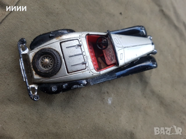 Кола Мерцедес Бенц Матчбокс, снимка 3 - Коли, камиони, мотори, писти - 53448664