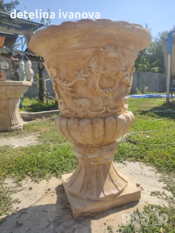 Бетонна кашпа в римски стил