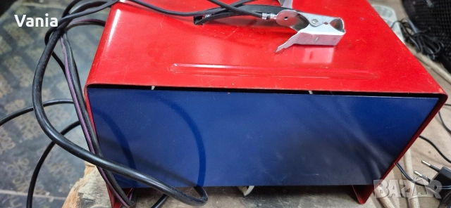 Зарядно за акумулатор , снимка 6 - Аксесоари и консумативи - 52649601