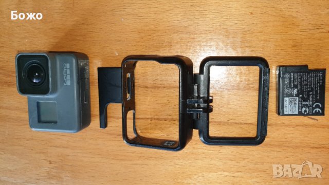 Екшън камера GoPro Hero5 Black плюс аксесоари към нея, снимка 2 - Камери - 44858103