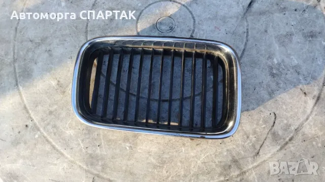 3' E36 решетка бъбрек десен 8122238