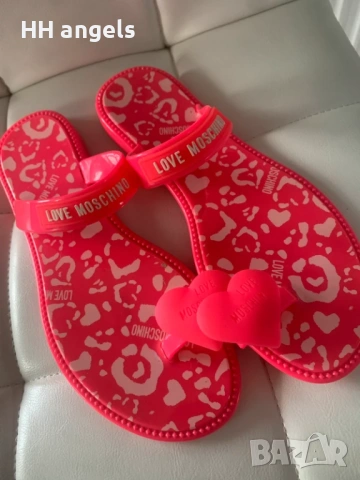 Love Moschino чисто нови цикламени летни чехли, снимка 3 - Сандали - 53117427