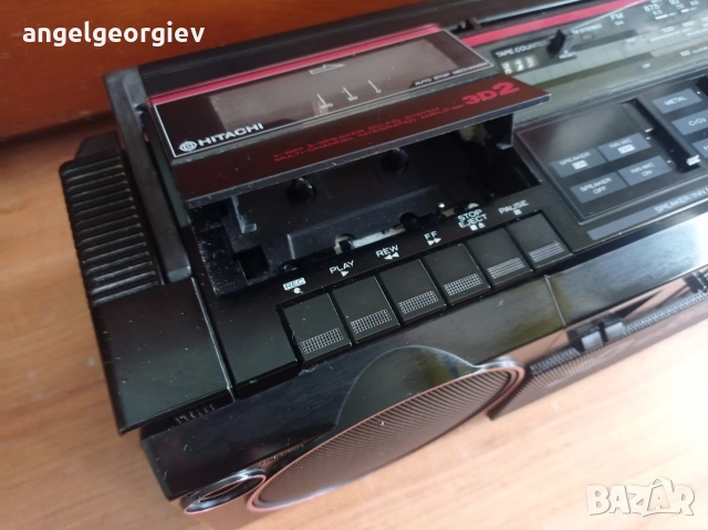 Радиокасетофон HITACHI TRK-3D2E.За ремонт или донор, снимка 4 - Радиокасетофони, транзистори - 53395422