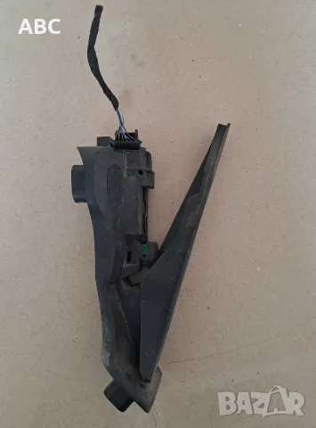 Потенциометър / педал газ Passat B6 