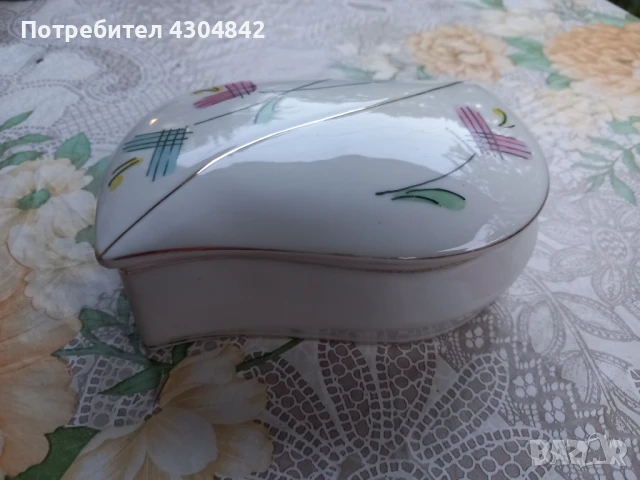 Порцеланова кутия 