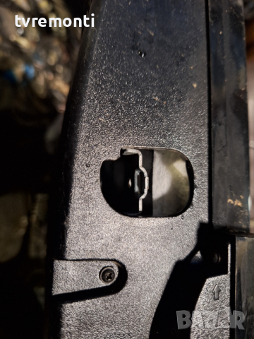 крачета за телевизор GRUNDIG модел 49 GUB 8762, снимка 4 - Стойки, 3D очила, аксесоари - 44857961