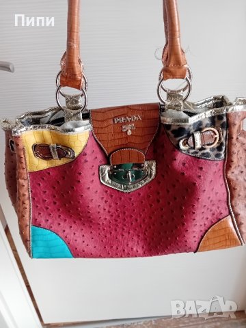 Цветна и удобна  чанта 