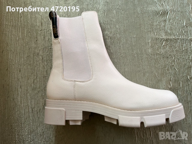 НОВИ дамски боти GUESS