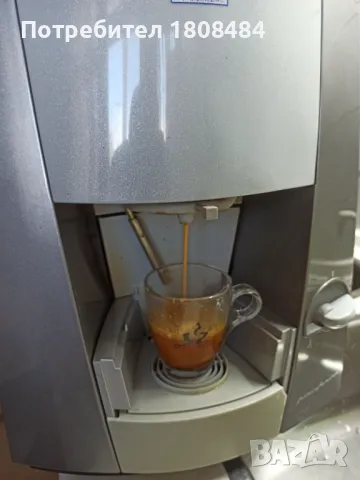 Кафе машина Лаваца Блу с капсули работи перфектно и прави супер кафе с каймак  , снимка 1