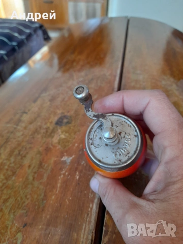 Стара мелничка,мелница за чер пипер #3, снимка 4 - Други ценни предмети - 53441626