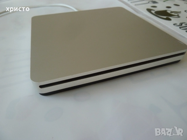 Apple външно CD/DVD оригинално, снимка 2 - Лаптоп аксесоари - 52232403
