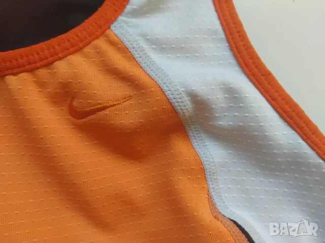 Nike 100% оригинално дамско бюстие / спортен сутиен, снимка 2 - Спортни екипи - 50911480