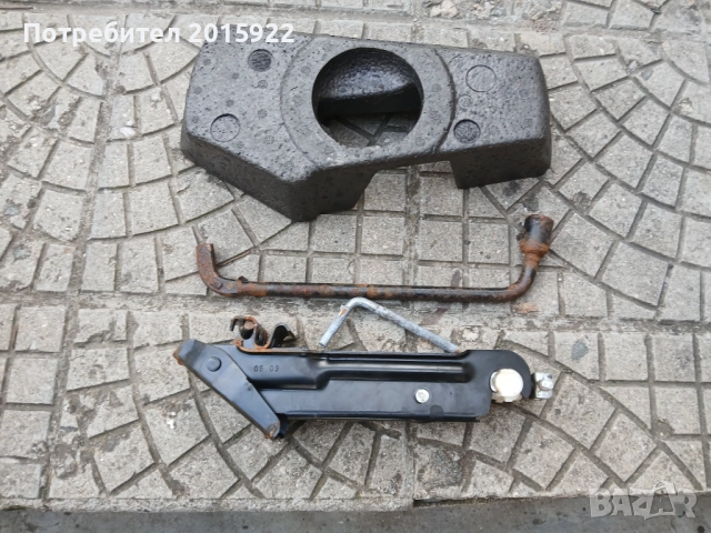 Оригинален крик ключ и кука за Toyota.Aygo.citroen-c1.pegeuot.107. yaris., снимка 5 - Аксесоари и консумативи - 52948425