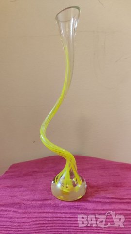 Ваза от цветно стъкло,България. , снимка 2 - Вази - 39130596