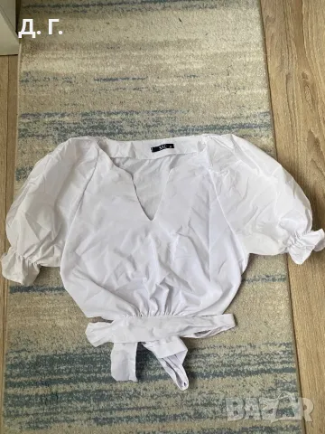 Бяла дамска риза