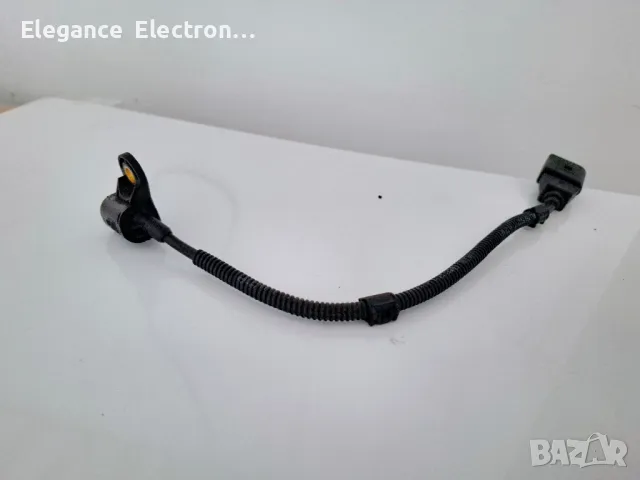 Датчик разпределителен вал Vw touran, passat Golf. sharan 2.0 tdi 140 к. с от 2008-2015г. 03L957147F