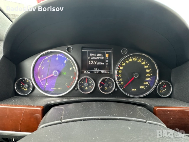 VW Touareg 3.2 Газ, снимка 10 - Автомобили и джипове - 53457826